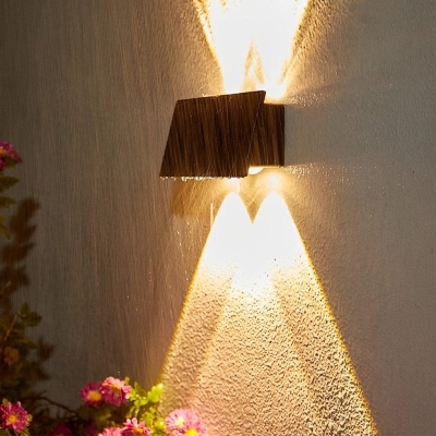 Solar Up and Down Lighting Wall Washer Light, No Wiring Needed, Long Battery Life, Intelligent Light Control, Chic Design for Warm Garden Walls