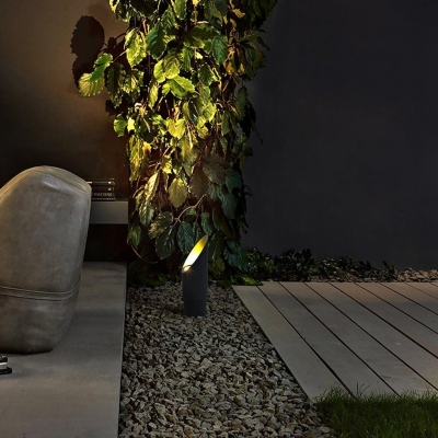 Adjustable Height Landscape Spotlight with High Color Rendering LED, Waterproof and Rust-Proof Aluminum Body for Artistic Garden Lighting