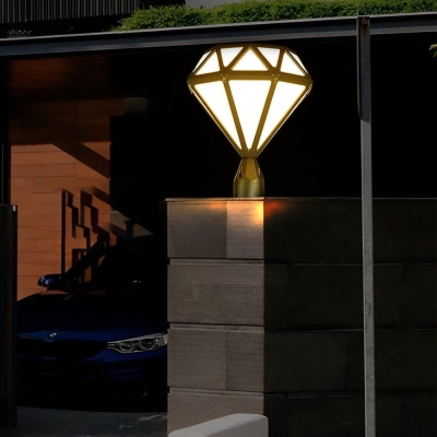 Durable Die-Cast Aluminum Outdoor Post Light with Waterproof Design and High Transmittance PC Lampshade for Bright, Non-Glaring Courtyard Lighting