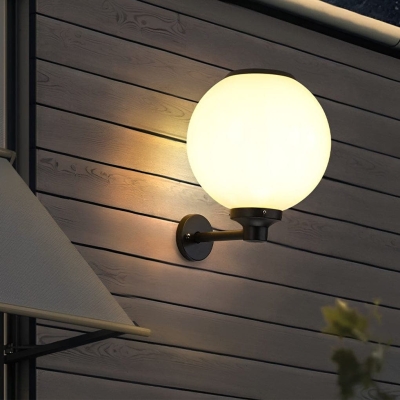 Durable Waterproof Outdoor Solar Wall Lamp with Die-Cast Aluminum Base, High Transmittance Lampshade, and Fast Charging Efficiency