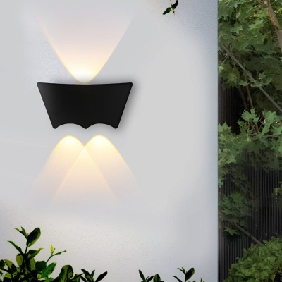 Versatile Waterproof Outdoor Wall Sconce Light, Durable Aluminum, High Transmittance Lens, Indoor/Outdoor Use, Easy to Clean, Long-lasting