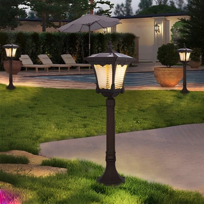 Durable Solar Pathway Light with Automatic On/Off, Rustproof Aluminum and Glass Lampshade, Waterproof for Garden, Lawn, and Park Lighting