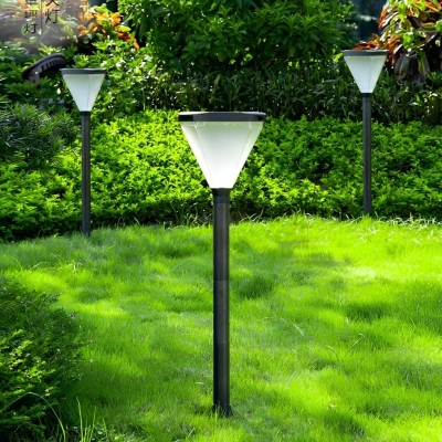 Adjustable Height Solar Pathway Lights, Waterproof, Rustproof Aluminum Design with High-Efficiency Fast Charging for Gardens, Lawns, and Parks