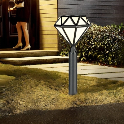 Durable Aluminum Pathway Light with High Transmittance Lampshade, Anti-Rust Treatment, and Intelligent Control Circuit for Garden and Outdoor Use