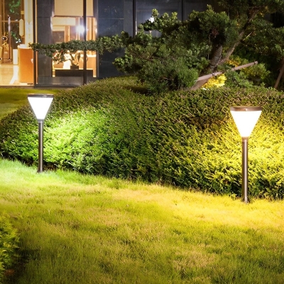 Adjustable Height Solar Pathway Lights, Waterproof, Rustproof Aluminum Design with High-Efficiency Fast Charging for Gardens, Lawns, and Parks