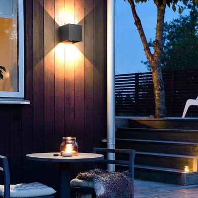 Adjustable Up and Down Outdoor Wall Lamp with High Color Rendering LED, Rain and Dust Resistant, Ideal for Creating Unique Courtyard Atmospheres