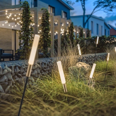 Solar-Powered Reed Shaped Garden Light, Energy Efficient LED Outdoor Lamp with Metal and Acrylic Design for Lawn and Courtyard Decoration
