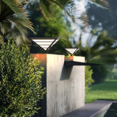 Stylish Aluminum Outdoor Fence Post Light, Upside-Down Pyramid Shape Lantern for Front Door Posts, Decorative and Functional Lighting