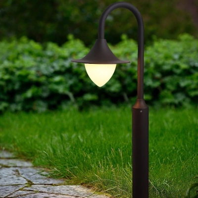 Durable Rust-Proof Outdoor Light with Textured Frosted Shade and Curved Arms, Ideal for Garden, Patio, Walkway, and Driveway, Safe in Rain or Snow