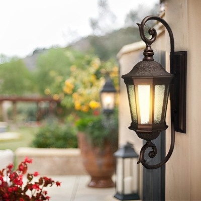 Durable Outdoor Wall Lamp with High-Transmittance Glass, Rustproof Die-Cast Aluminum, Retro Design, and E27 Lamp Head, Perfect for Elegant Outdoor Decor