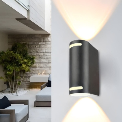 High-Brightness LED Up and Down Outdoor Wall Lamp, Durable Aluminum, Waterproof, Ideal for Courtyards, Porches, Patios, and Gardens