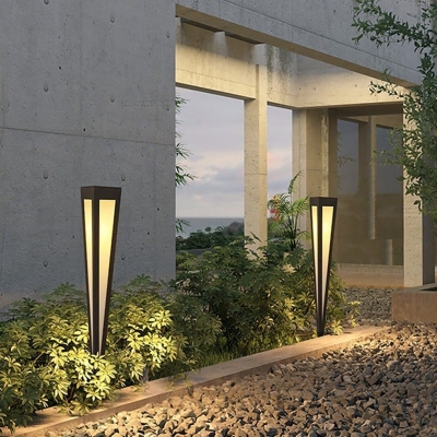 Classic Aluminum Outdoor Landscape Lighting Lamp, Durable, Rust-Resistant, and Perfect for Enhancing Your Garden or Courtyard
