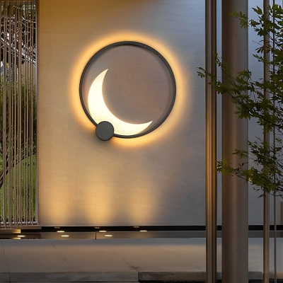 Durable Stainless Steel Moon Shape LED Wall Lamp, Rust-Resistant, Energy-Saving, Warm Light for Outdoor Use, Long-Lasting and Stylish Design