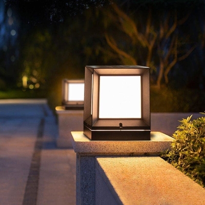 Solar-Powered Outdoor Light with Automatic Dusk-to-Dawn Operation, High Transmittance Acrylic Lampshade for Gardens, Patios, Walkways, and Driveways