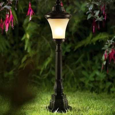 Retro Aluminum Garden Light with Warm White LED, Stylish and Elegant Outdoor Pathway, Landscape, and Porch Lighting for a Romantic Courtyard