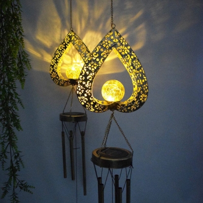 Romantic Heart Shaped Wind Chime with Solar Garden Light, Elegant Metal Craftsmanship and Crackled Glass Lampshade for Outdoor Decor