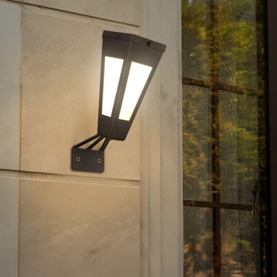 Solar Outdoor Wall Light with Intelligent Light Sensor, Waterproof Design, Long Battery Life, Quick Charging, and Unique Decorative Effect
