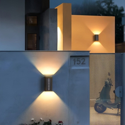 Solar Outdoor Wall Light with Automatic Daytime Charging, Dual Light Effects, and Waterproof Design for Porch, Garden, and Courtyard