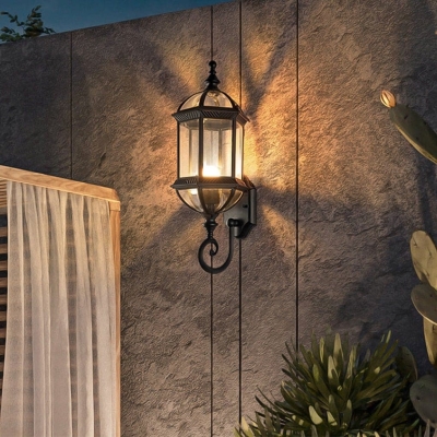 Durable Die-Cast Aluminum Outdoor Light with E27 Warm Light Source, Waterproof and Rustproof, Classic Style for Traditional and Modern Homes