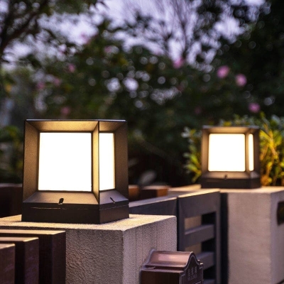 Solar-Powered Outdoor Light with Automatic Dusk-to-Dawn Operation, High Transmittance Acrylic Lampshade for Gardens, Patios, Walkways, and Driveways
