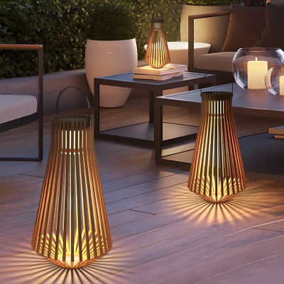 Durable 180&deg; Rotatable Stainless Steel Solar Garden Light with High-Efficiency LED and Automatic Day-Night Sensor for Easy Lawn Illumination
