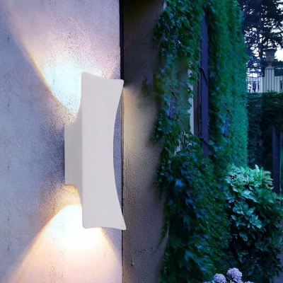 Durable Aluminum Outdoor Wall Light with Unique Arc Shape, Up and Down Lighting, Rust-Resistant, Elegant Design for Home Decor and Comfort