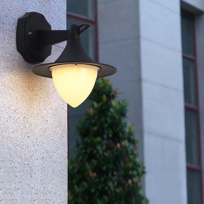 Retro Outdoor Wall Light, Aluminum Die-Casting, Waterproof, Dustproof, Curved Lampshade, Ideal for Modern and Retro Courtyards, Porch Lighting