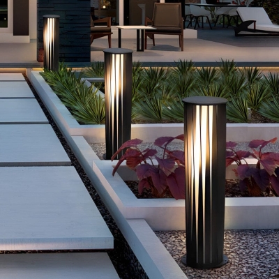 Durable Outdoor Solar Pathway Light with High Transmittance Acrylic Lampshade, Energy-Saving LED, and Waterproof Metal Body for American Homes