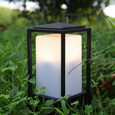 Durable Aluminum Square Outdoor Pathway Light with Waterproof Glass Lampshade, Rust-Resistant, High Light Transmittance for Comfortable Outdoor Lighting