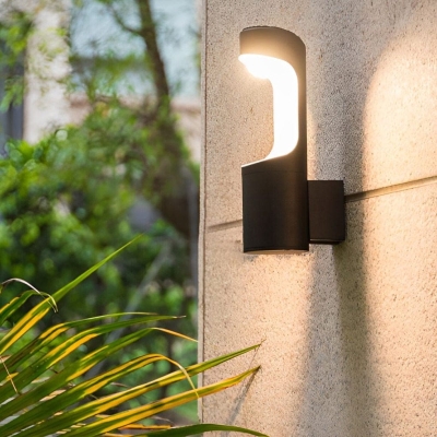 Durable Aluminum Outdoor Wall Lamp with High-Transmittance Acrylic Shade, Waterproof and Rustproof, Built-in LED for Bright, Energy-Efficient Lighting