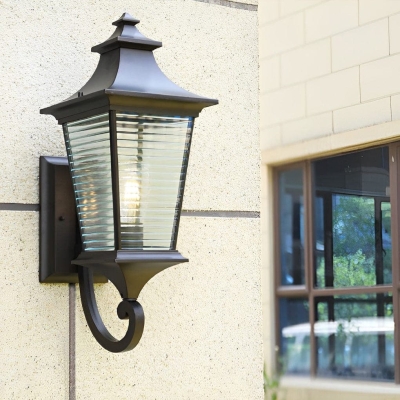 Elegant Rustproof Outdoor Wall Light, Die-Cast Aluminum &amp; Glass, Waterproof, Ideal for Walls, Porches, Patios, Stylish Exterior Sconce