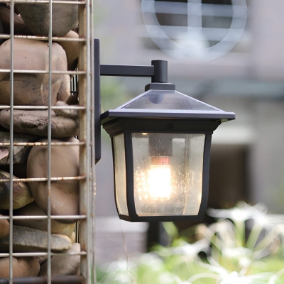Durable Die-Cast Aluminum Outdoor Solar Wall Lamp with High-Efficiency Charging, Rustproof, Waterproof, and High Transmittance Glass Lampshade