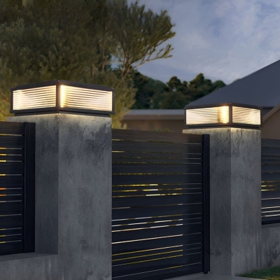Durable Aluminum Solar Outdoor Fence Post Light, Waterproof, Rust-Proof, Automatic Charging &amp; Bright Light Effect for All Weather Conditions