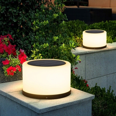 Minimalist Design Solar Post Lamp with Intelligent Light Control, High Color LED, and Weatherproof Sealing for Vibrant and Warm Courtyard Lighting