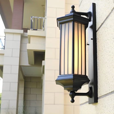 Vintage Design Outdoor Wall Sconce, Waterproof, Rustproof Front Door Light with Cast Aluminum Body and High Transmission Lampshade