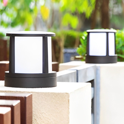 Durable Die Cast Aluminum Outdoor Light with Waterproof Design and High Transmittance Acrylic Lampshade for Garden, Fence, and Doorpost Installation