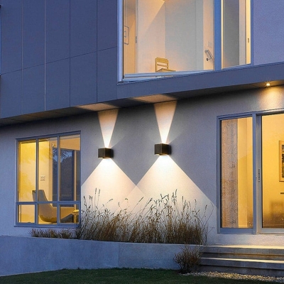 Adjustable Up and Down Outdoor Wall Light with High Brightness LED, Energy Saving, and Variable Beam Angle for Versatile Illumination