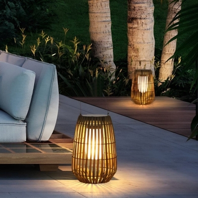 Solar-Powered Rattan Outdoor Lantern with Automatic Day/Night Sensor, Waterproof Design, and Long-Lasting Battery for Garden, Patio, and Poolside