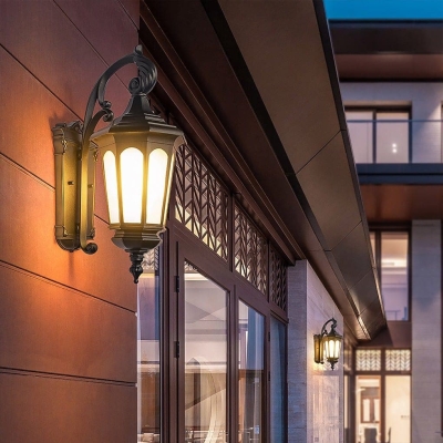 Classic Retro Style Outdoor Wall Light, Warm, Romantic Lighting &amp; Home Decoration for Indoor/Outdoor Use with Non-Dazzling PC Shade