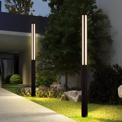 Durable Waterproof Aluminum Garden Lamp Post with Energy-Efficient LED Light and High Transmittance Shade for Villas, Gardens, and Lawns