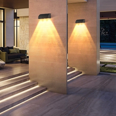 Durable Aluminum Outdoor Wall Light with Frosted Finish, High-CRI LED, Weatherproof Design, and Long-Lasting Bright Warm Light
