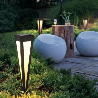 Classic Aluminum Outdoor Landscape Lighting Lamp, Durable, Rust-Resistant, and Perfect for Enhancing Your Garden or Courtyard