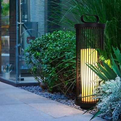Retro Classic Lantern-Shaped Outdoor Light with Handle for Courtyard, Garden, Pathway, Fence, Balcony, and Camping, 2 Styles Available