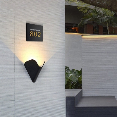 Durable Aluminum Indoor/Outdoor Wall Lamp with Unique Design, High Transmittance LED, and Intelligent Waterproof Control for Safe, Bright Lighting