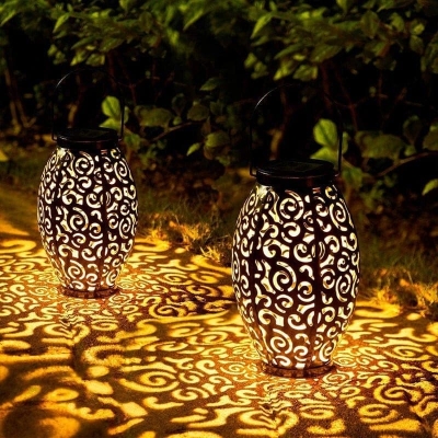 Solar-Powered Traditional Lantern-Style Outdoor Decorative Light with Easy-to-Hang Handle for Courtyards, Gardens, and Pathways, Energy Saving