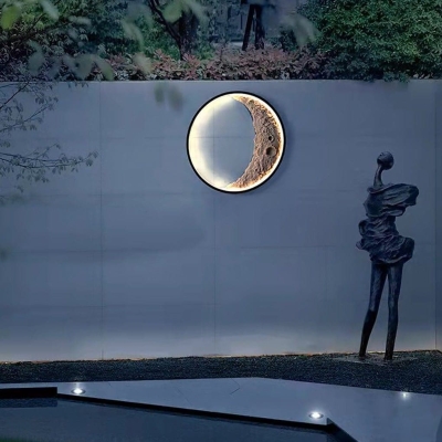 Modern Moon-Shaped Outdoor Wall Lamp, Energy Efficient LED, Waterproof Die-Cast Aluminum for Garden, Courtyard, Balcony, and Gate