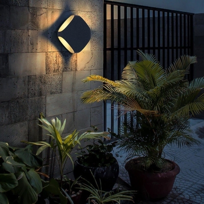Durable Die-Cast Aluminum Outdoor Wall Light with High Brightness LED, Frosted Lampshade, and Waterproof Silicone Seals for Garden Illumination