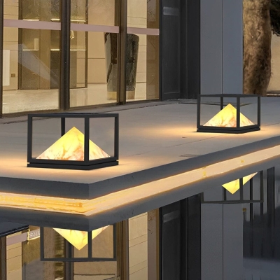 Modern Minimalist Outdoor Solar Post Cap Lights with High Color Rendering LED, IP65 Waterproof, Tempered Glass Panels for Efficient Charging