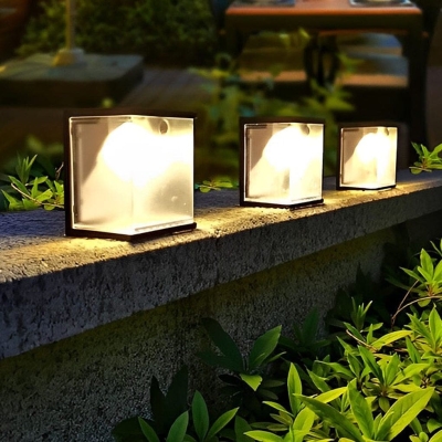 Energy-Saving Solar Outdoor Light with Motion Sensor and Intelligent Light Control, Ideal for Garden, Wall, and Step Lighting