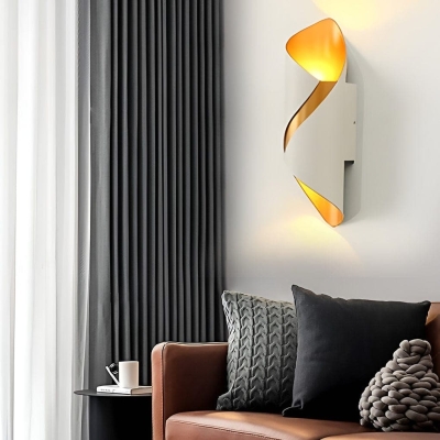 Versatile Indoor/Outdoor Wall Lamp, Waterproof, Dustproof, Creative Design, Sturdy Aluminum Alloy, IP66 Rated for Villa, Balcony, Garden, and More